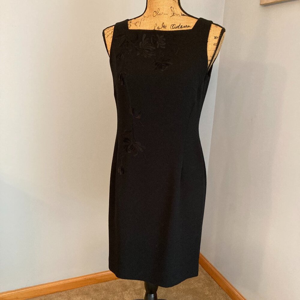 Jones New York Dress 8P Black w/Black Floral Embroidery Detail